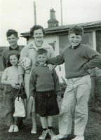 Katharine Mary Kent (née Ruscoe) with Jonathan, Simon, Helen and Paul Kent